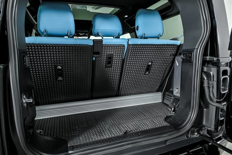 2023 Land Rover Defender V8 - Image 13 of 31