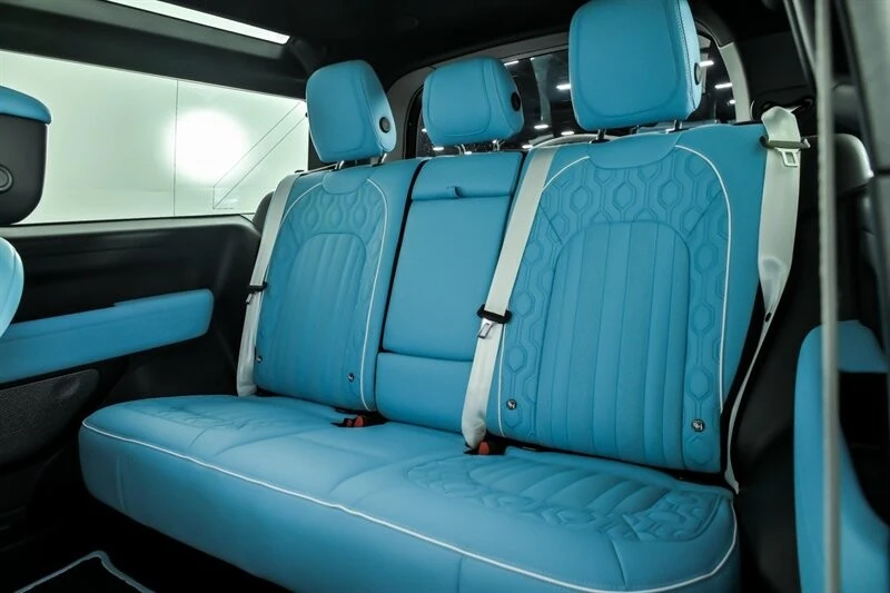 2023 Land Rover Defender V8 - Image 22 of 31