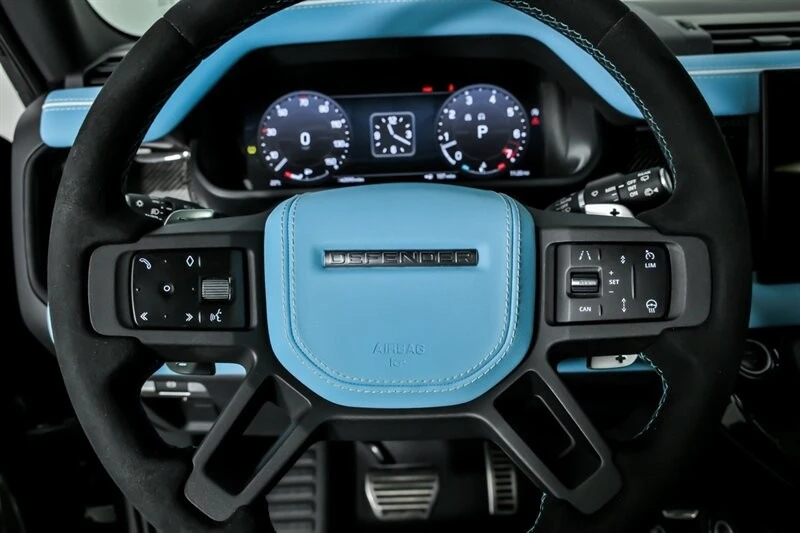 2023 Land Rover Defender V8 - Image 26 of 31