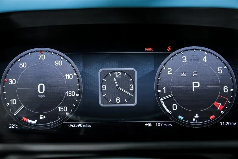 2023 Land Rover Defender V8 - Image 25 of 31