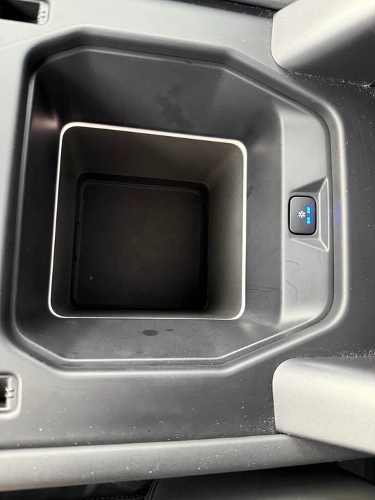 2023 Land Rover Defender V8 - Image 14 of 20