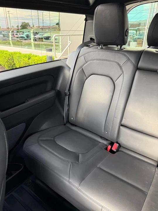 2023 Land Rover Defender V8 - Image 15 of 20