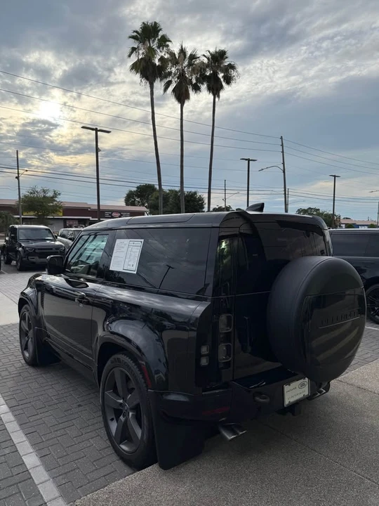 2023 Land Rover Defender V8 - Image 6 of 20