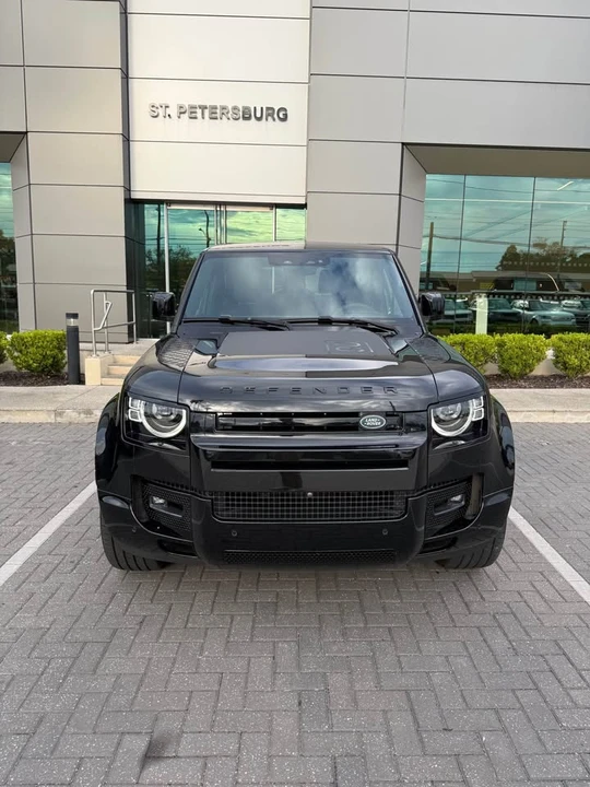 2023 Land Rover Defender V8 - Image 2 of 20