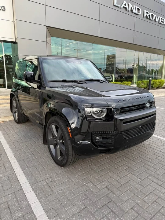 2023 Land Rover Defender V8 - Image 4 of 20