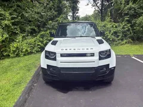 2023 Land Rover Defender V8 - Image 3 of 7