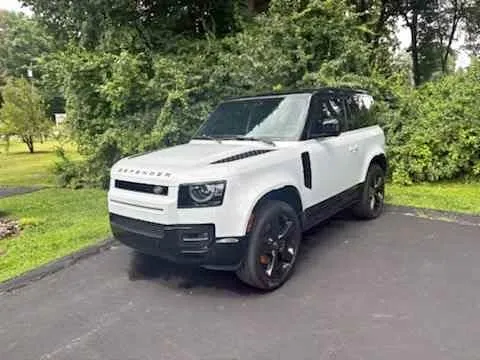 2023 Land Rover Defender 90 V8 Sport Utility 2D
