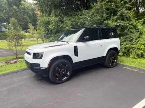 2023 Land Rover Defender V8 - Image 4 of 7