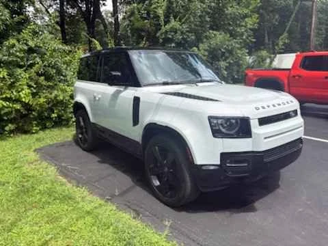2023 Land Rover Defender V8 - Image 2 of 7