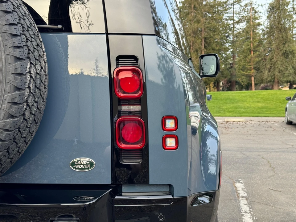 2023 Land Rover Defender L663 - Image 18 of 31