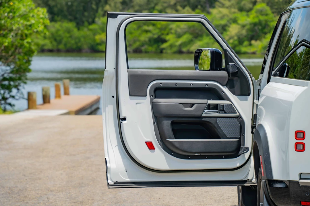 2023 Land Rover Defender L663 - Image 22 of 31