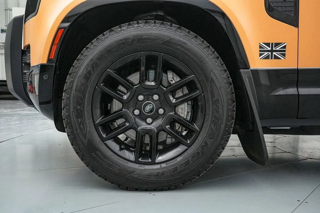 2023 Land Rover Defender L663 - Image 12 of 31