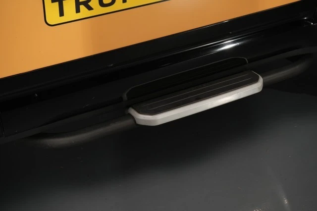 2023 Land Rover Defender L663 - Image 28 of 31