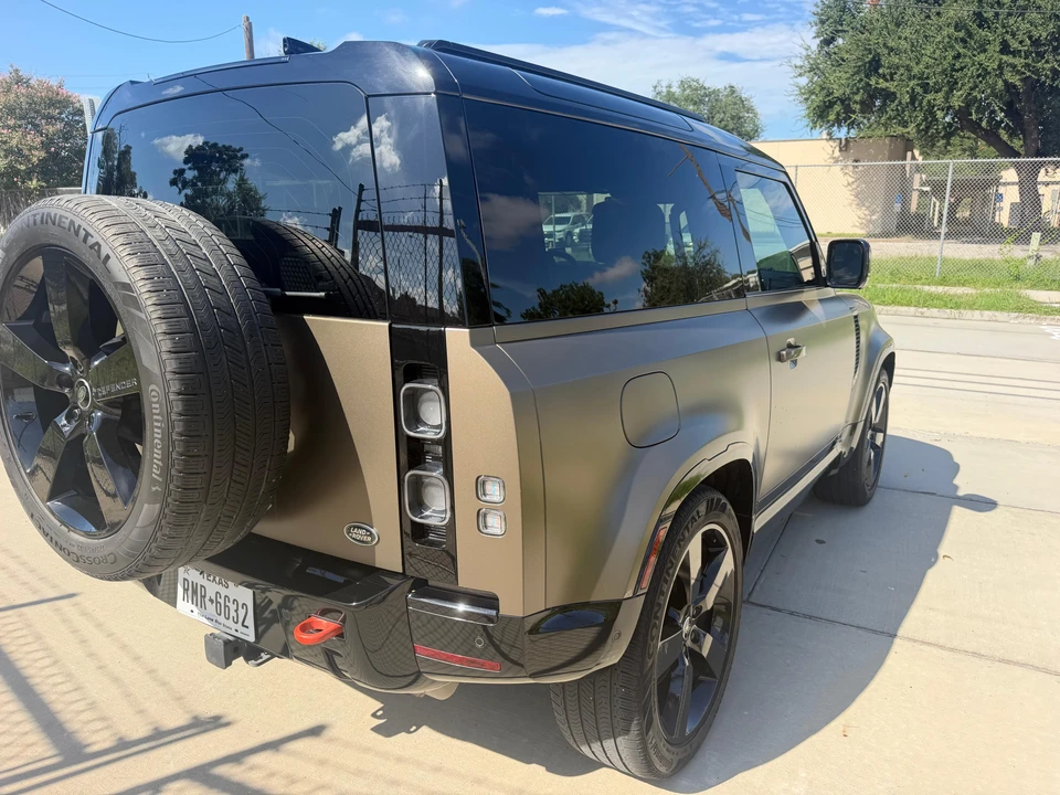 2023 Land Rover Defender L663 - Image 11 of 31