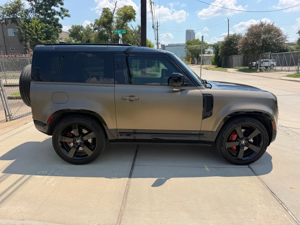 2023 Land Rover Defender L663 - Image 12 of 31