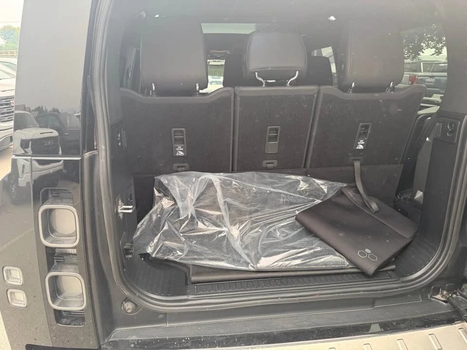 2023 Land Rover Defender L663 - Image 5 of 16