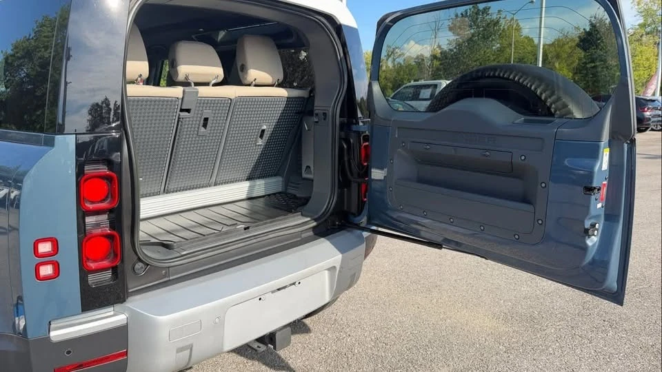 2023 Land Rover Defender L663 - Image 11 of 20