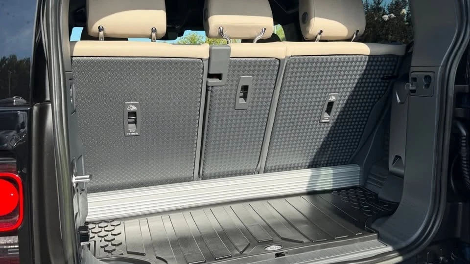 2023 Land Rover Defender L663 - Image 12 of 20