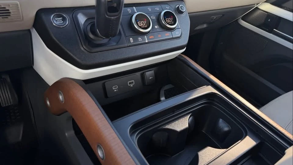 2023 Land Rover Defender L663 - Image 18 of 20