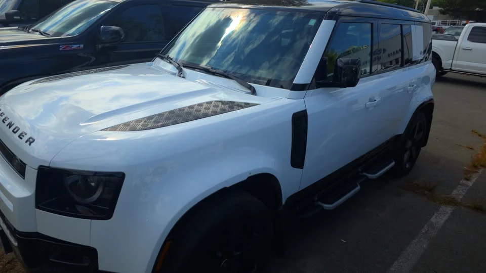 2023 Land Rover Defender L663 - Image 2 of 6