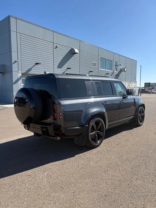 2023 Land Rover Defender L663 - Image 5 of 13