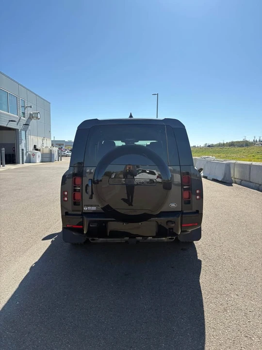 2023 Land Rover Defender L663 - Image 6 of 13