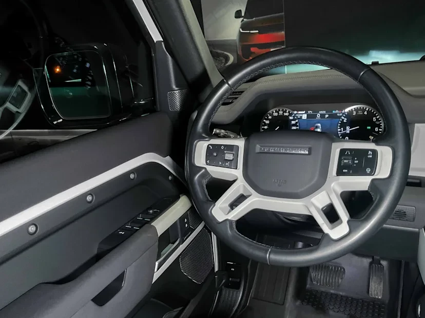 2023 Land Rover Defender L663 - Image 4 of 10