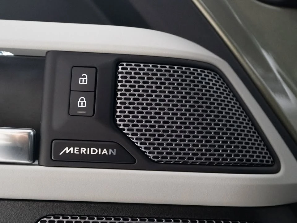 2023 Land Rover Defender L663 - Image 15 of 20
