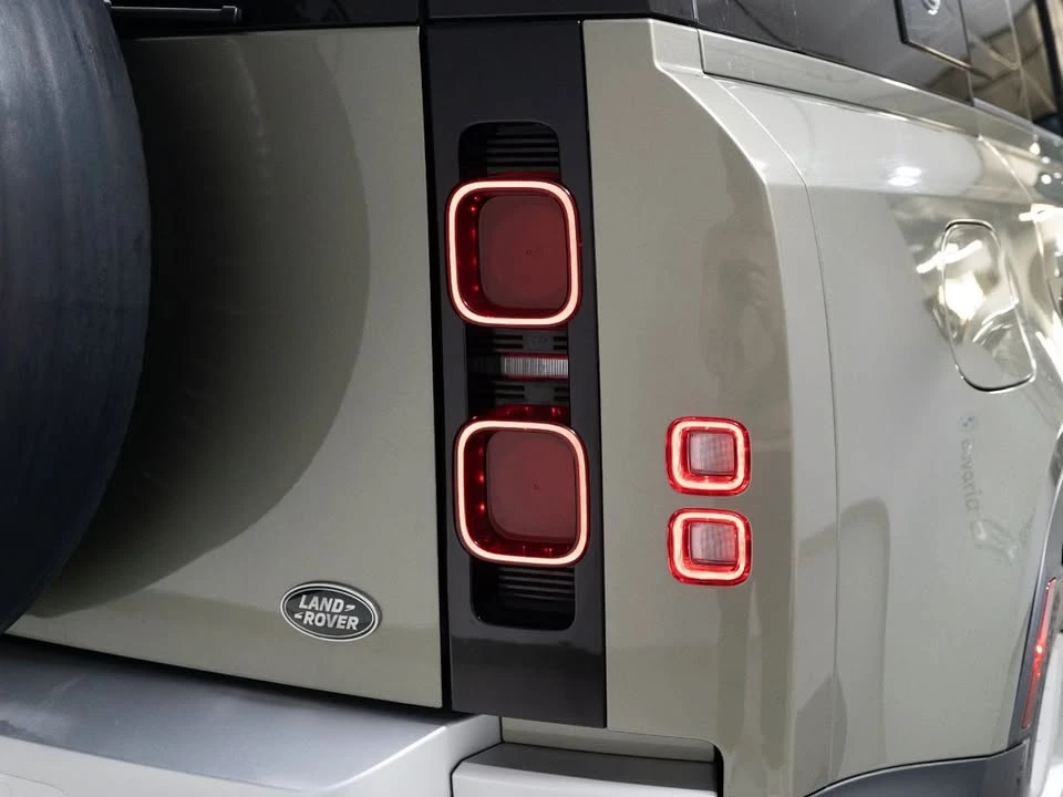 2023 Land Rover Defender L663 - Image 11 of 20