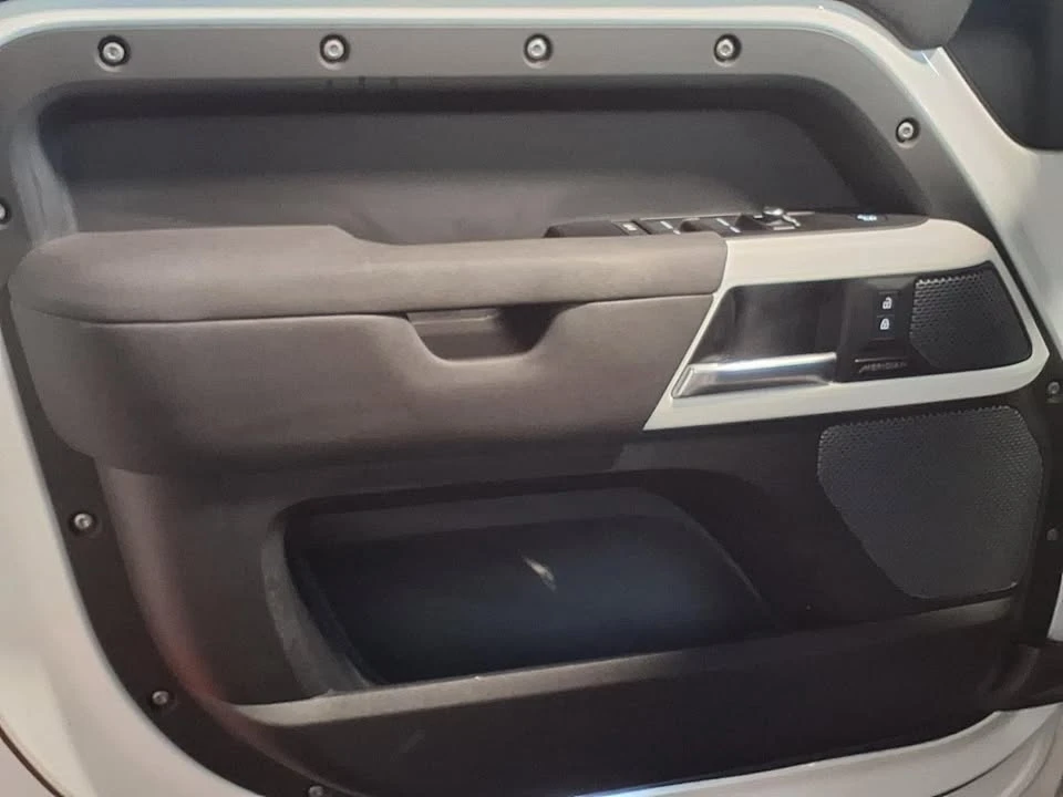 2023 Land Rover Defender L663 - Image 15 of 20