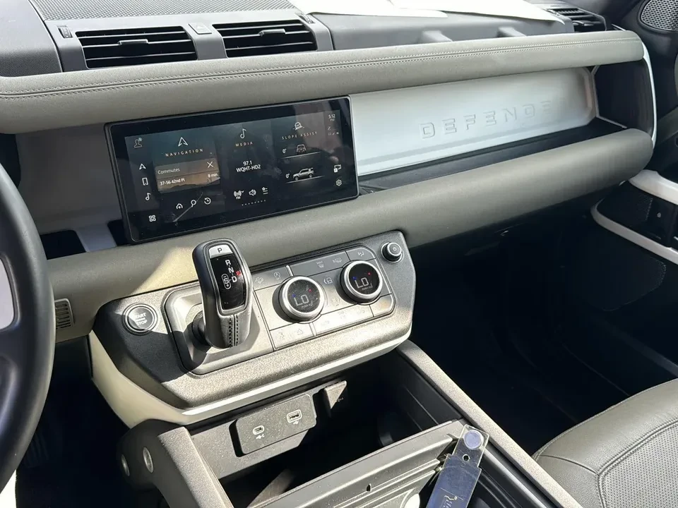 2023 Land Rover Defender L663 - Image 10 of 16