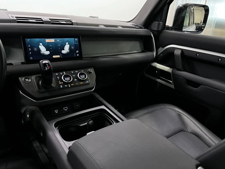 2023 Land Rover Defender L663 - Image 17 of 20