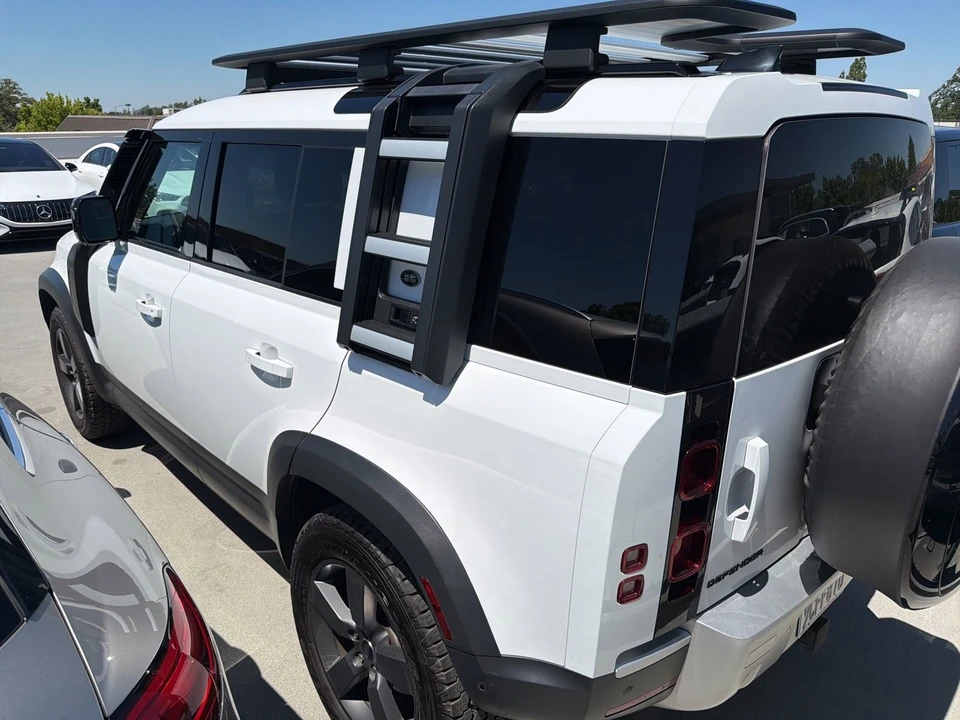 2023 Land Rover Defender L663 - Image 5 of 6