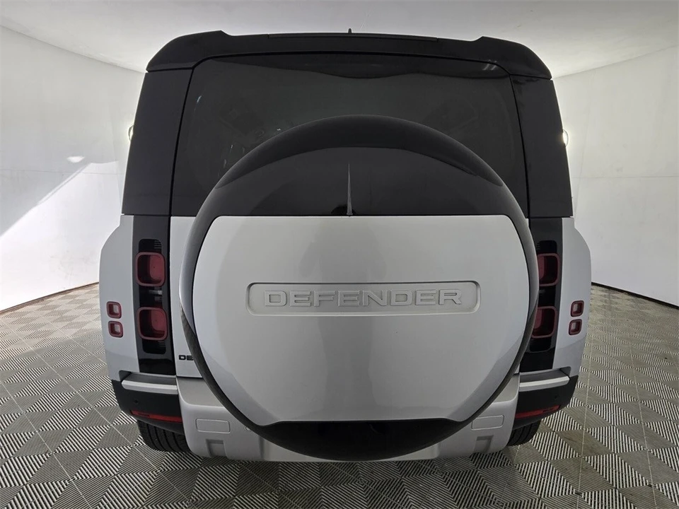 2023 Land Rover Defender L663 - Image 11 of 12