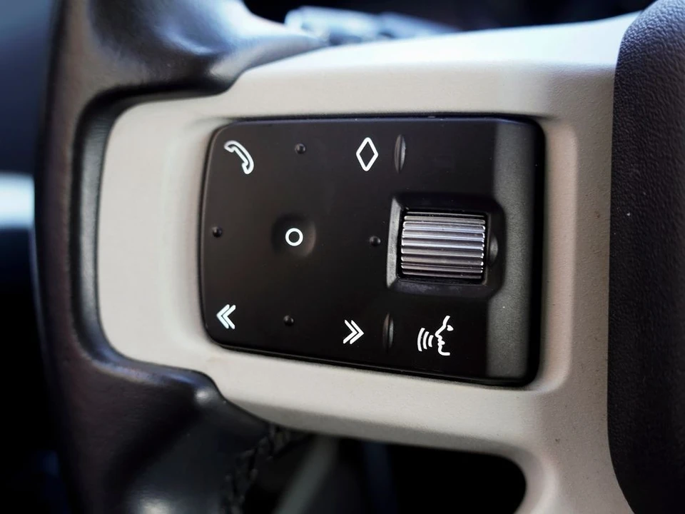 2023 Land Rover Defender L663 - Image 19 of 30
