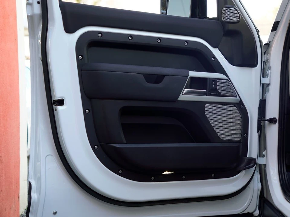 2023 Land Rover Defender L663 - Image 14 of 30