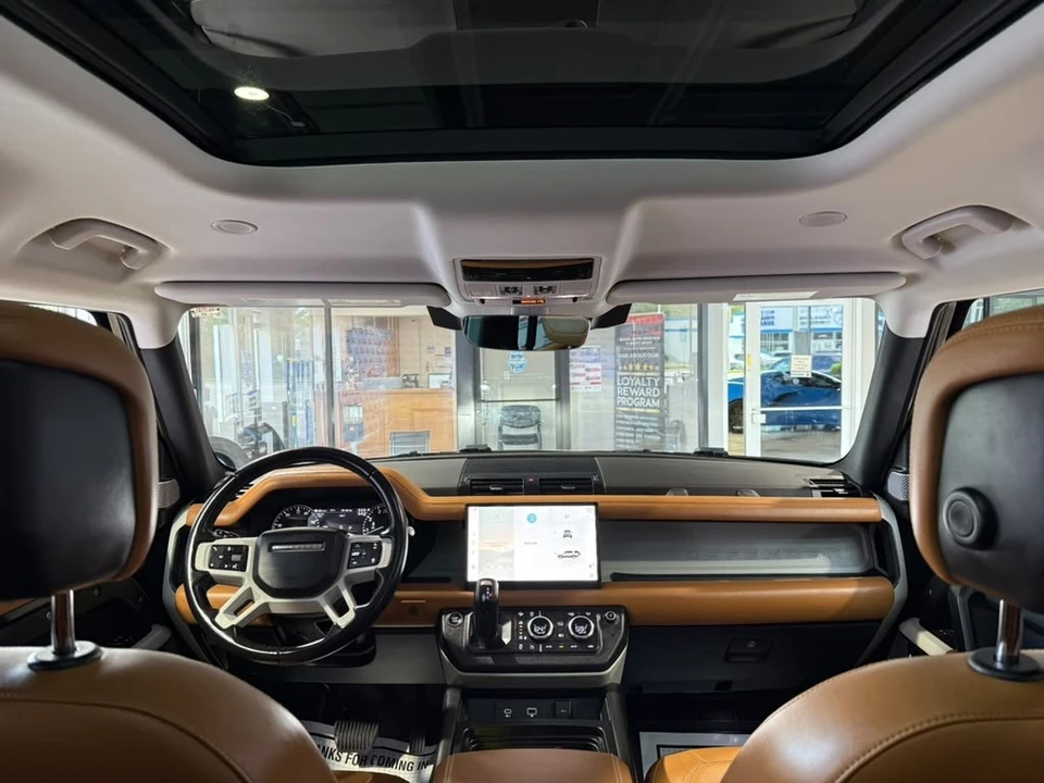 2023 Land Rover Defender L663 - Image 26 of 31