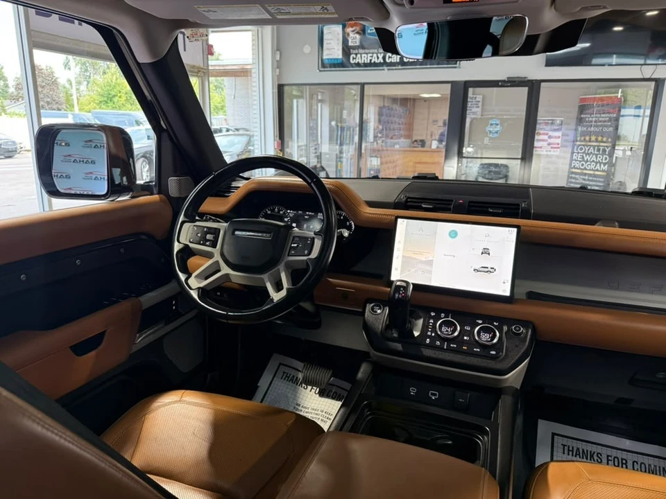 2023 Land Rover Defender L663 - Image 29 of 31