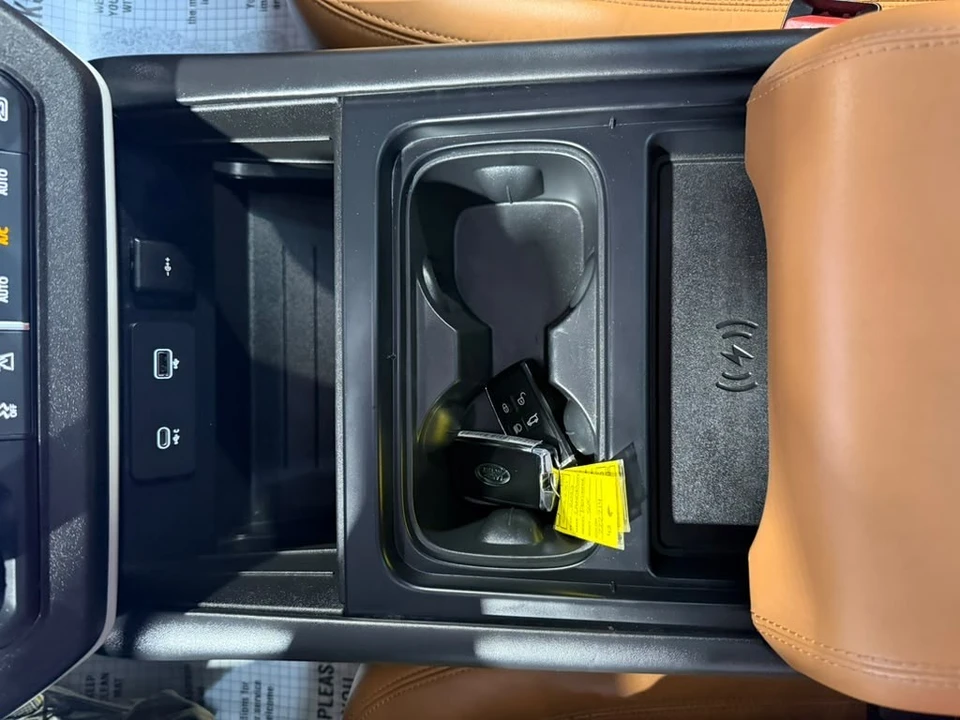 2023 Land Rover Defender L663 - Image 21 of 31