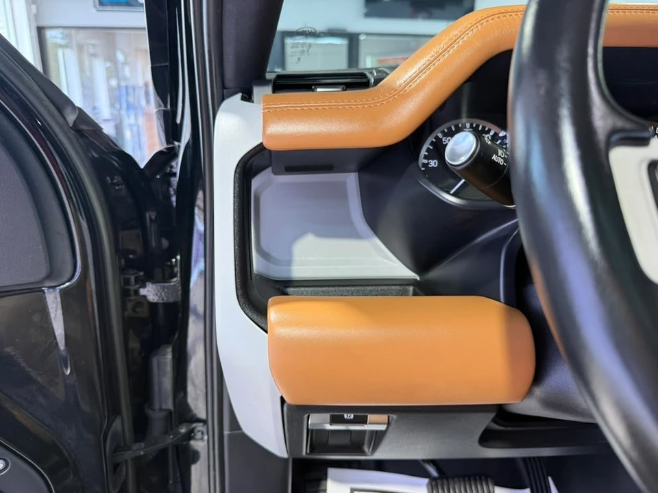 2023 Land Rover Defender L663 - Image 24 of 31