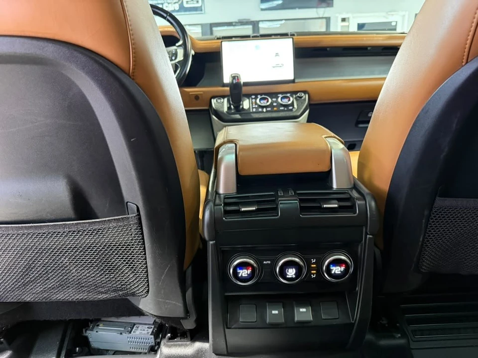 2023 Land Rover Defender L663 - Image 25 of 31
