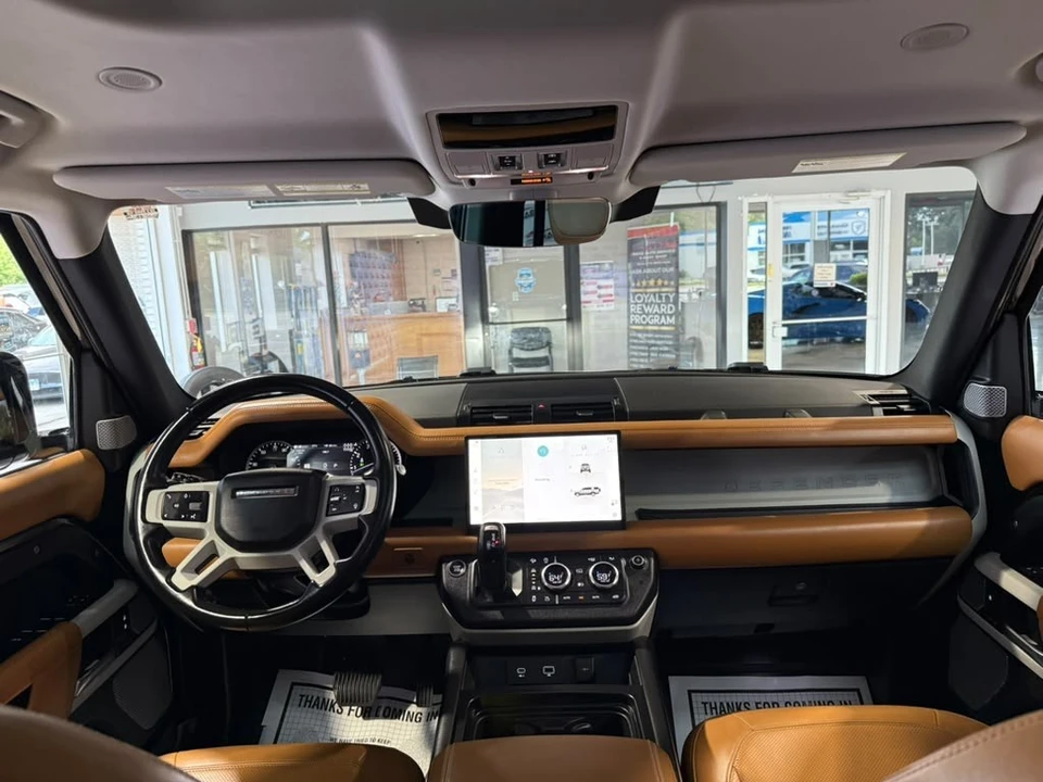 2023 Land Rover Defender L663 - Image 27 of 31