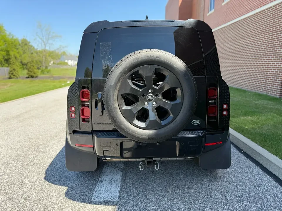 2023 Land Rover Defender L663 - Image 4 of 11