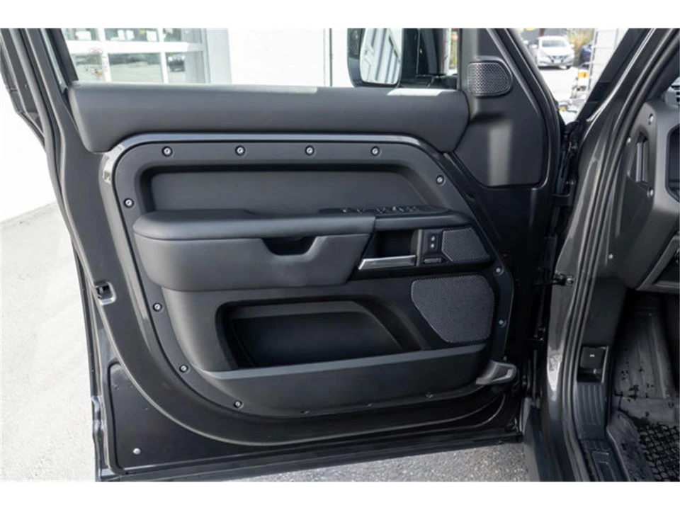 2023 Land Rover Defender L663 - Image 10 of 12