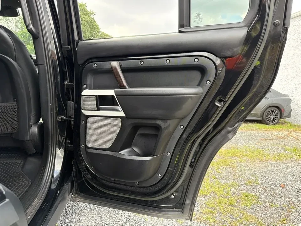 2023 Land Rover Defender L663 - Image 18 of 19