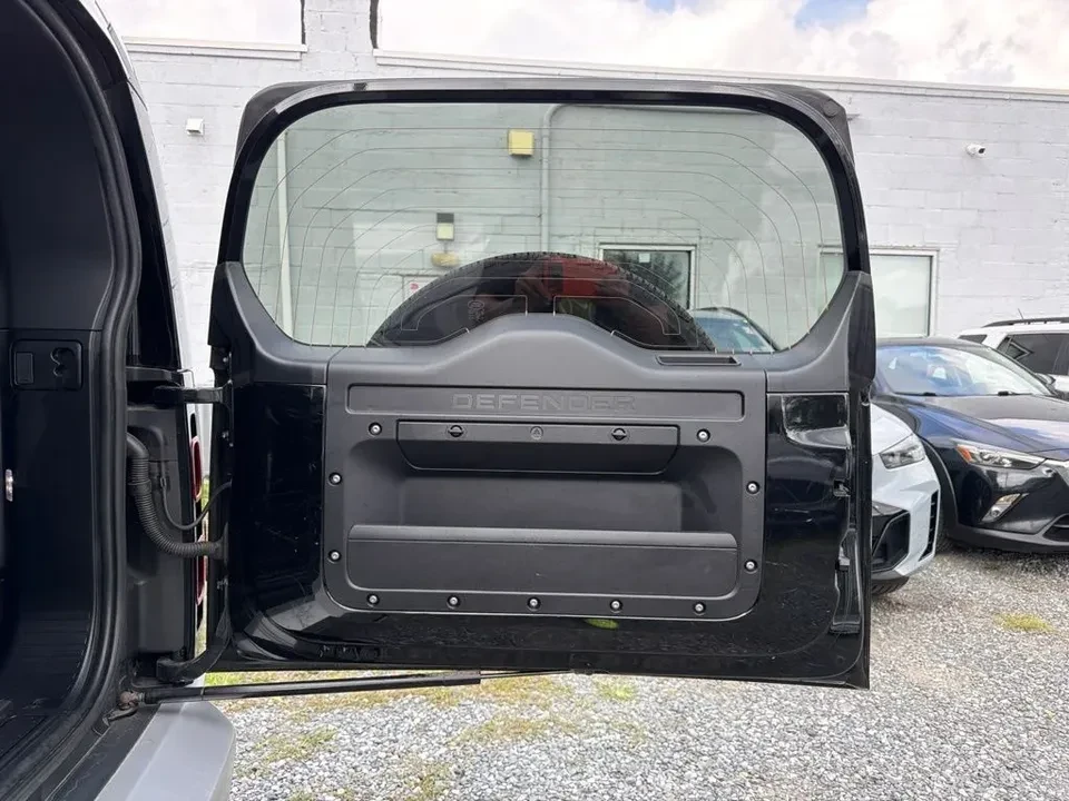 2023 Land Rover Defender L663 - Image 9 of 19