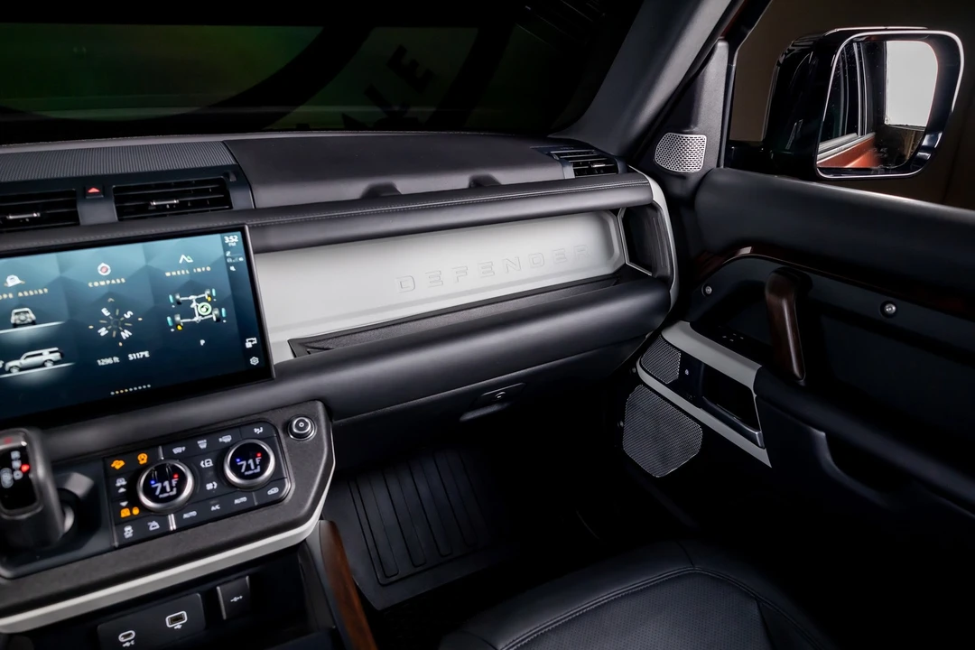 2023 Land Rover Defender L663 - Image 8 of 12