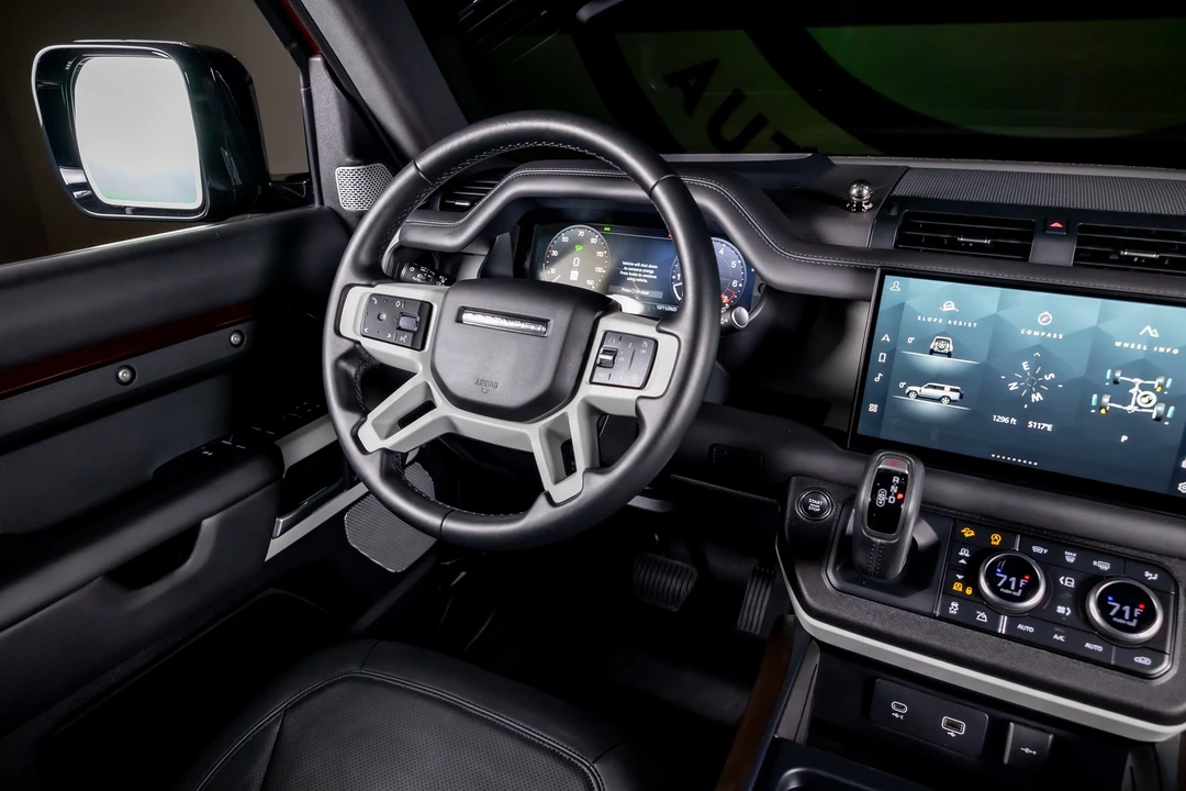 2023 Land Rover Defender L663 - Image 7 of 12