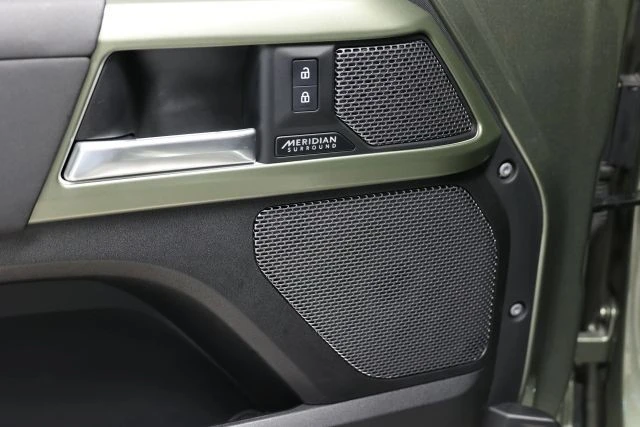 2023 Land Rover Defender L663 - Image 10 of 12