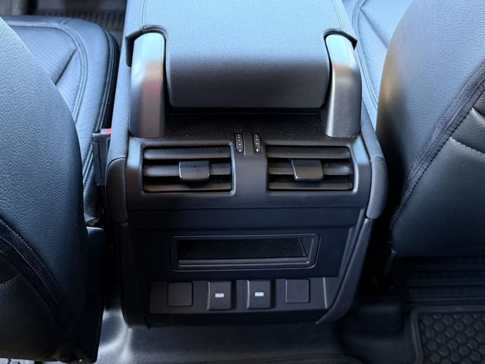 2023 Land Rover Defender L663 - Image 6 of 9